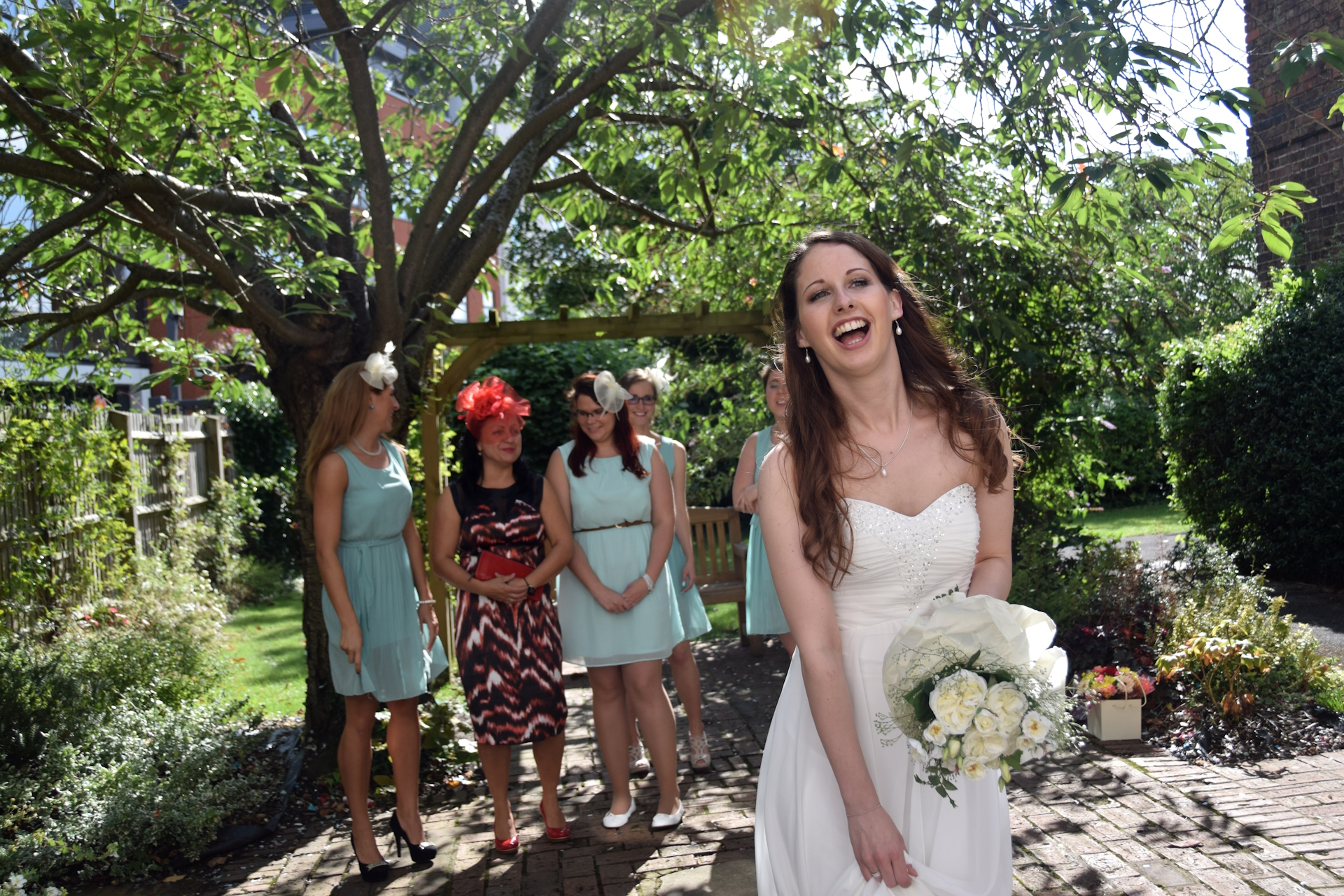Vicki prepared to throw the bouquet!